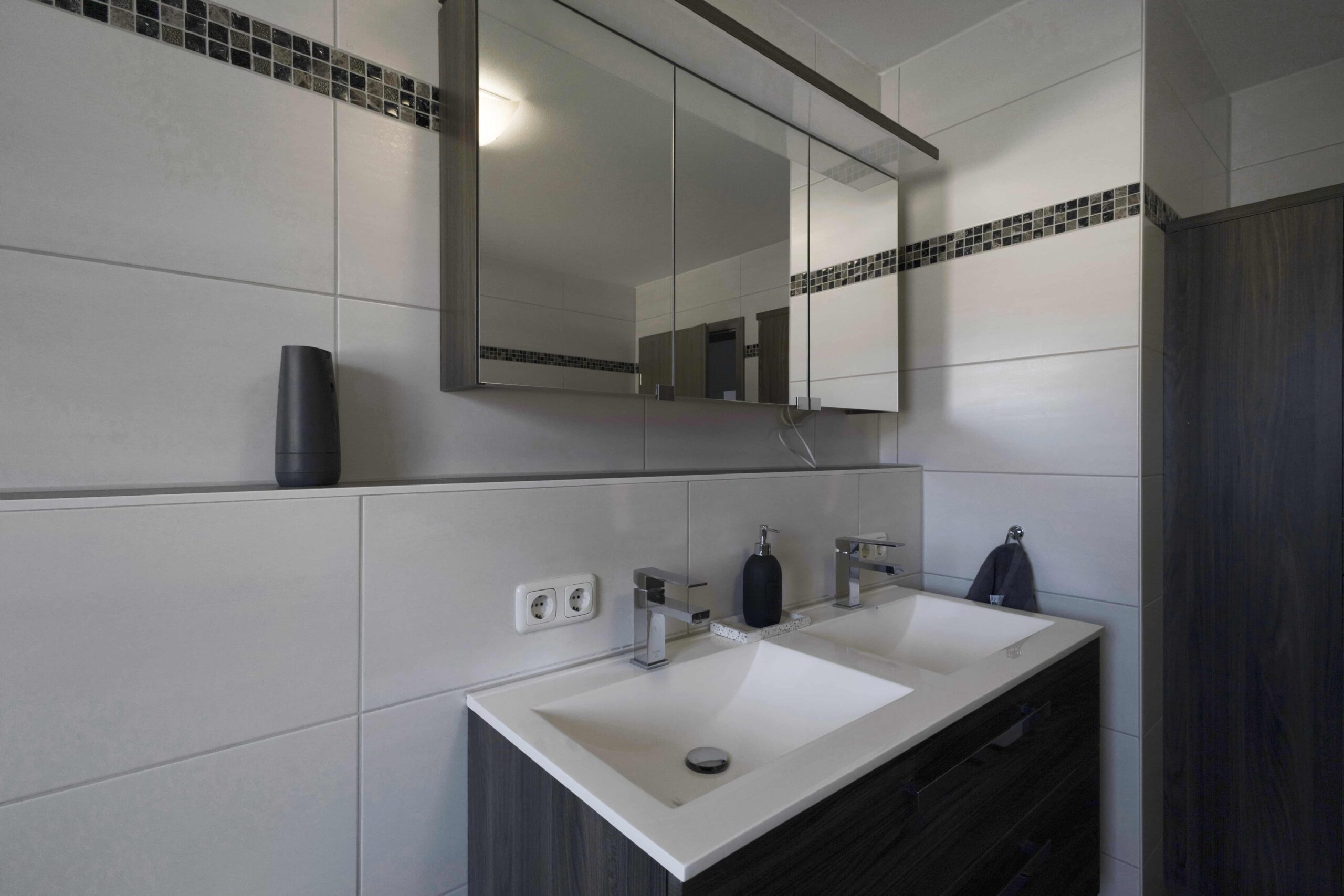 2025-09-08-Grafenwoehr-Friedrich-Ludwig-Jahn-Str-22-offenblende-THSC-0065-min